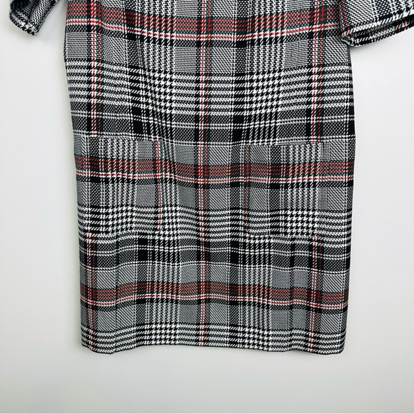Trina Turk Maleko Short-Sleeve Shift Black and Red Plaid Dress Size 8 - Picture 5 of 11
